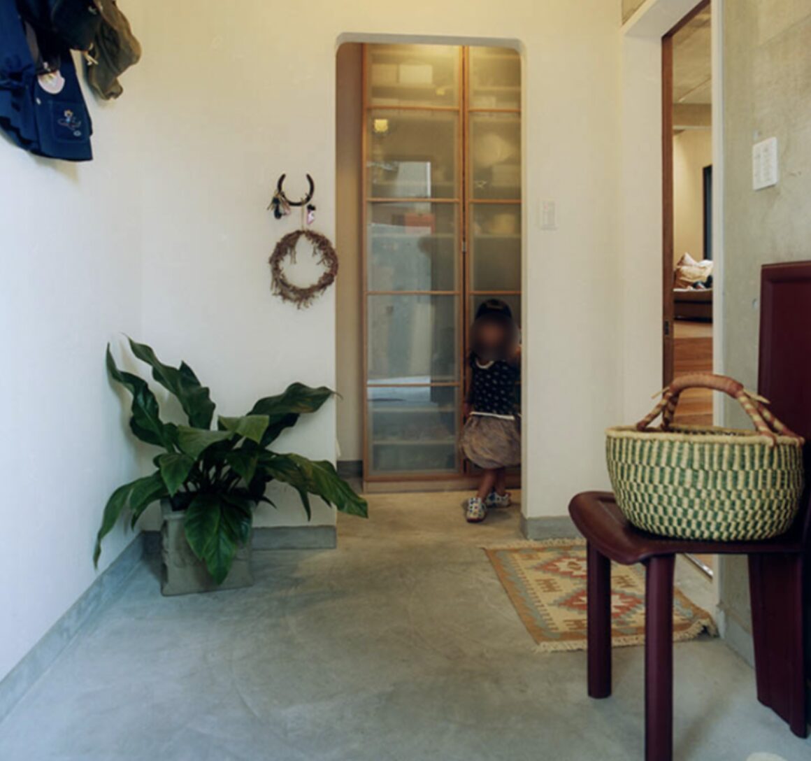 大きな土間空間の玄関